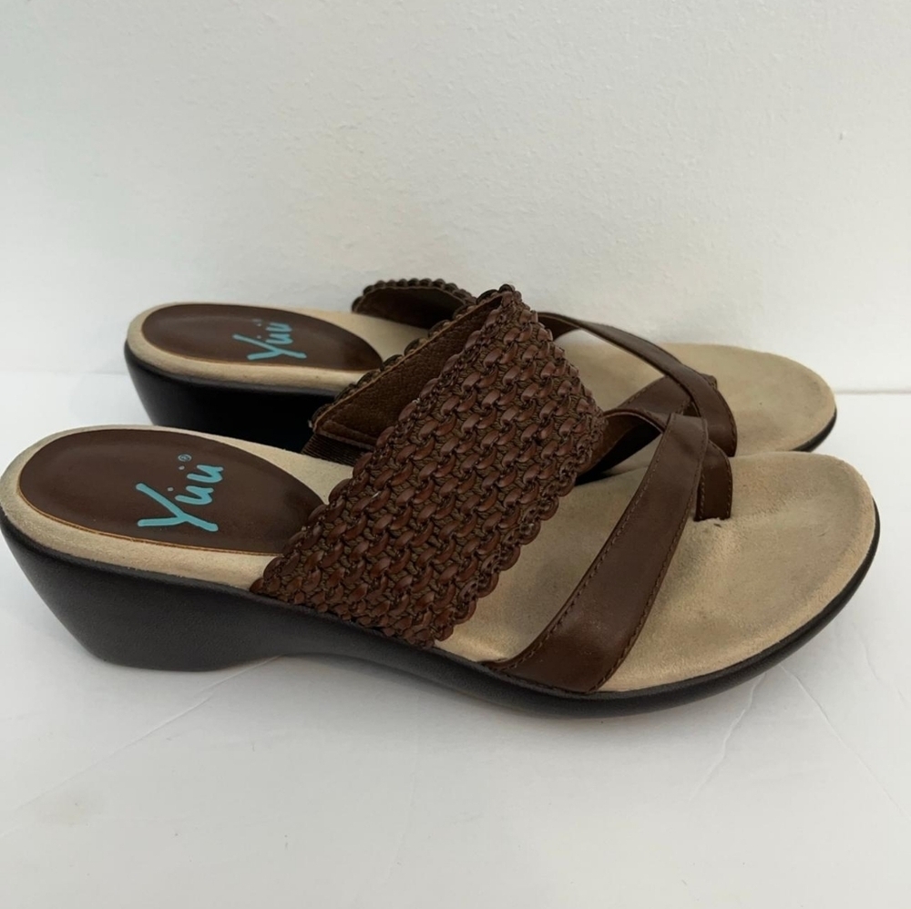 Yuu Sz 8 Women's Tan and Brown Sandals PERFECT SHAPE NWOT